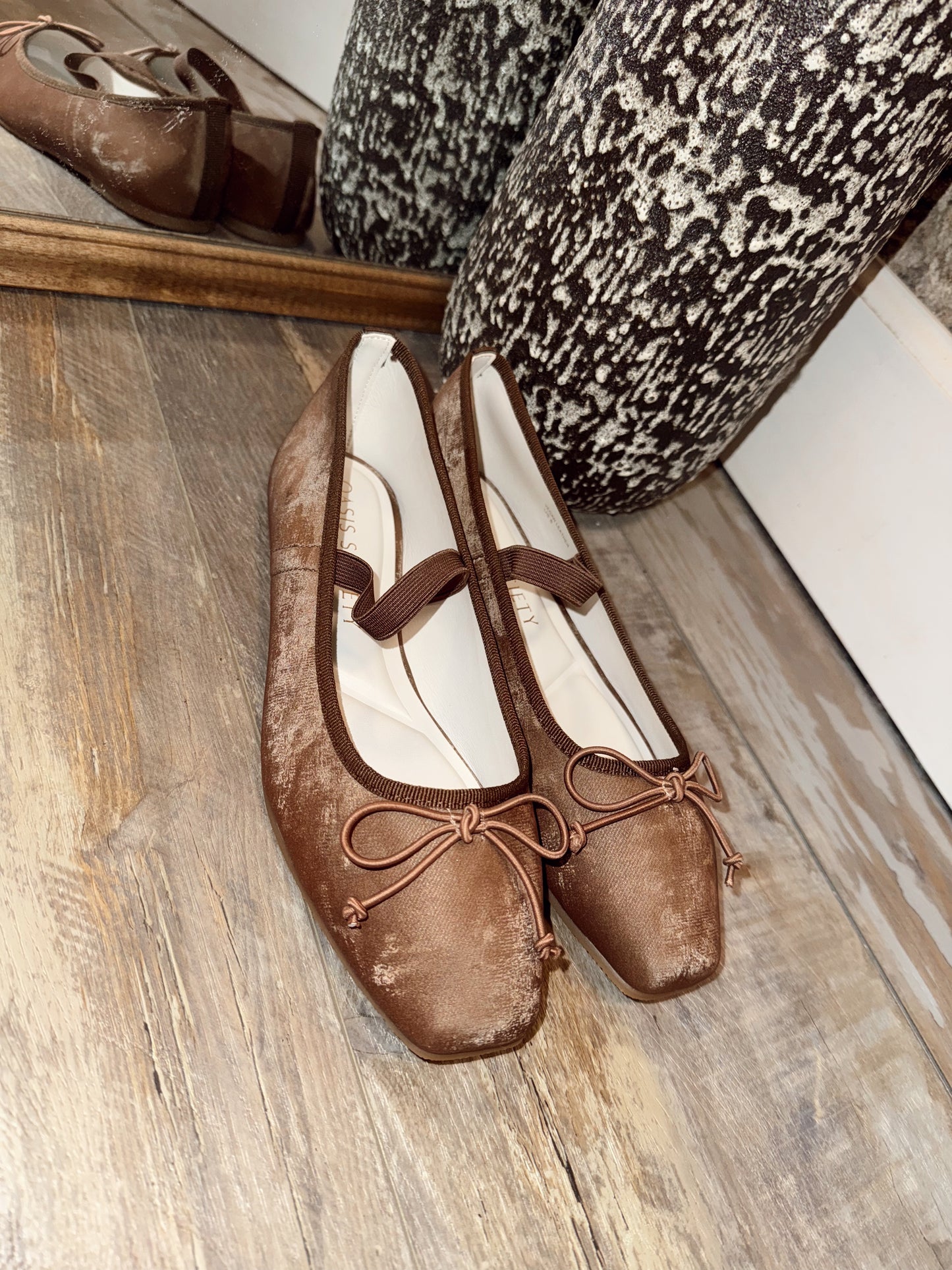 The London Flats - Brown