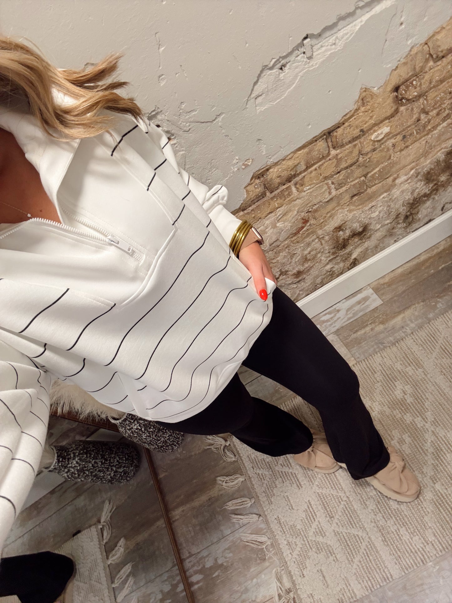 Soft Launch Pullover - Black/White