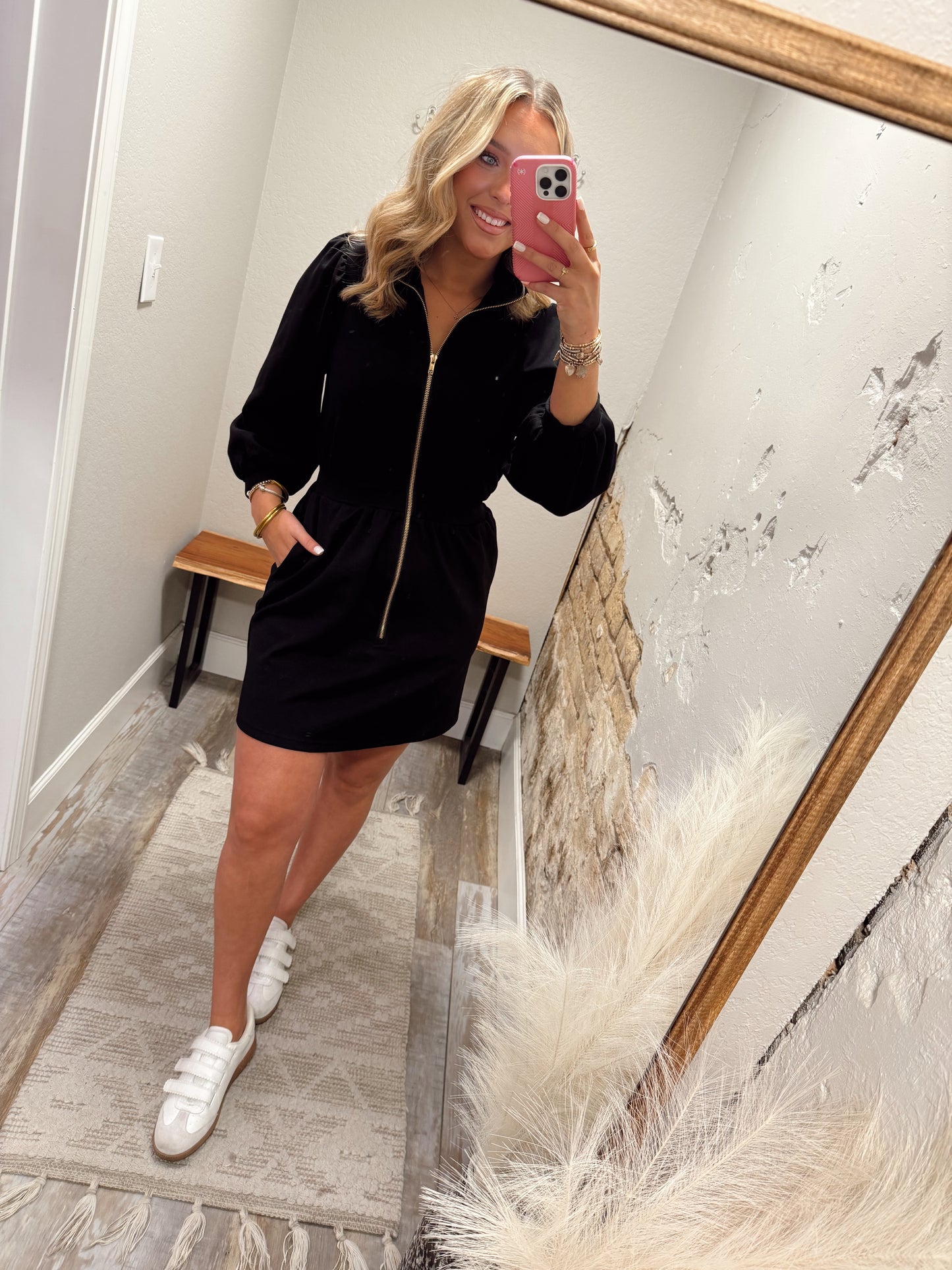 Off Duty Luxe - Black