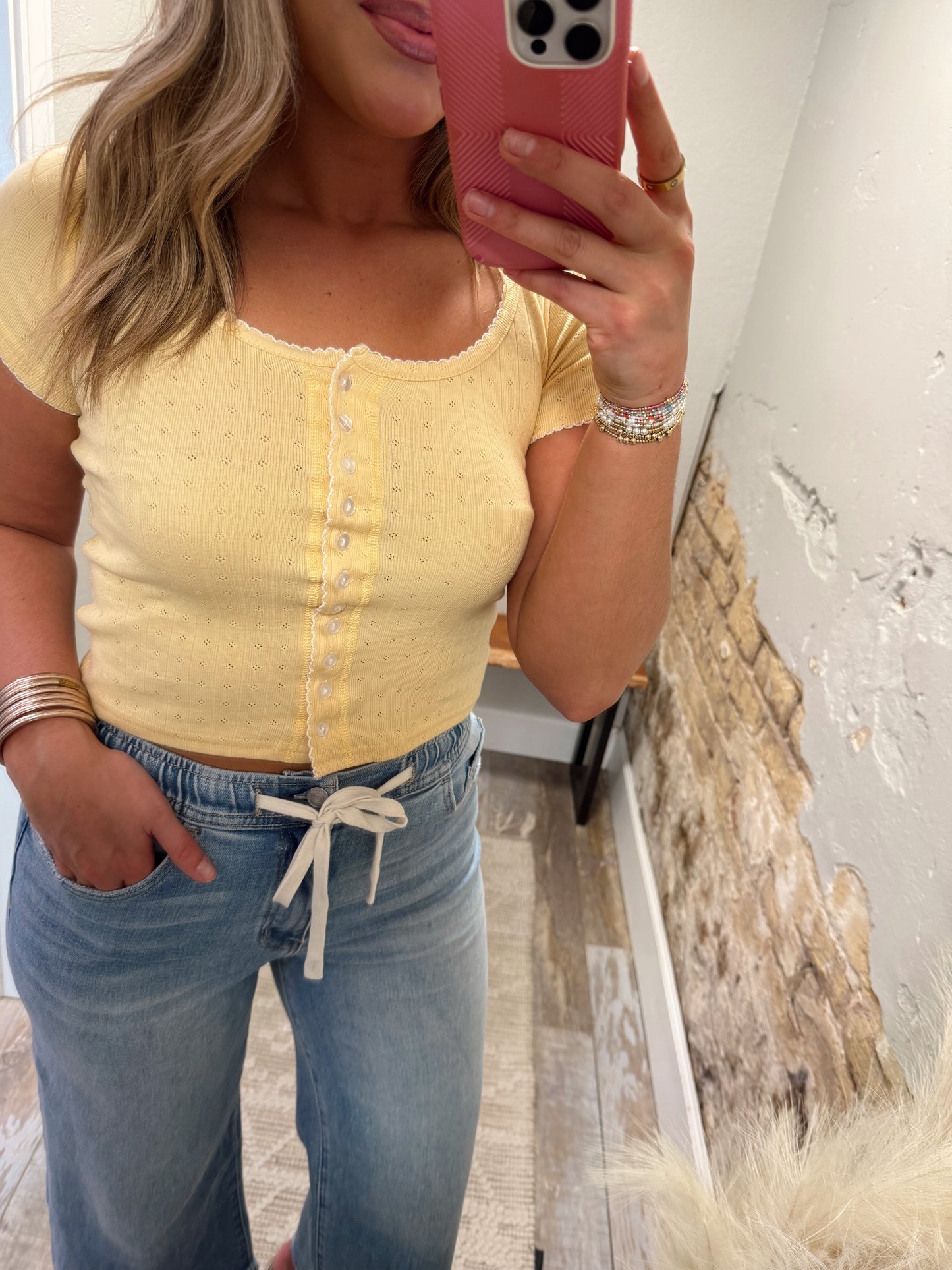 Scallop Sweetheart Tee - Yellow