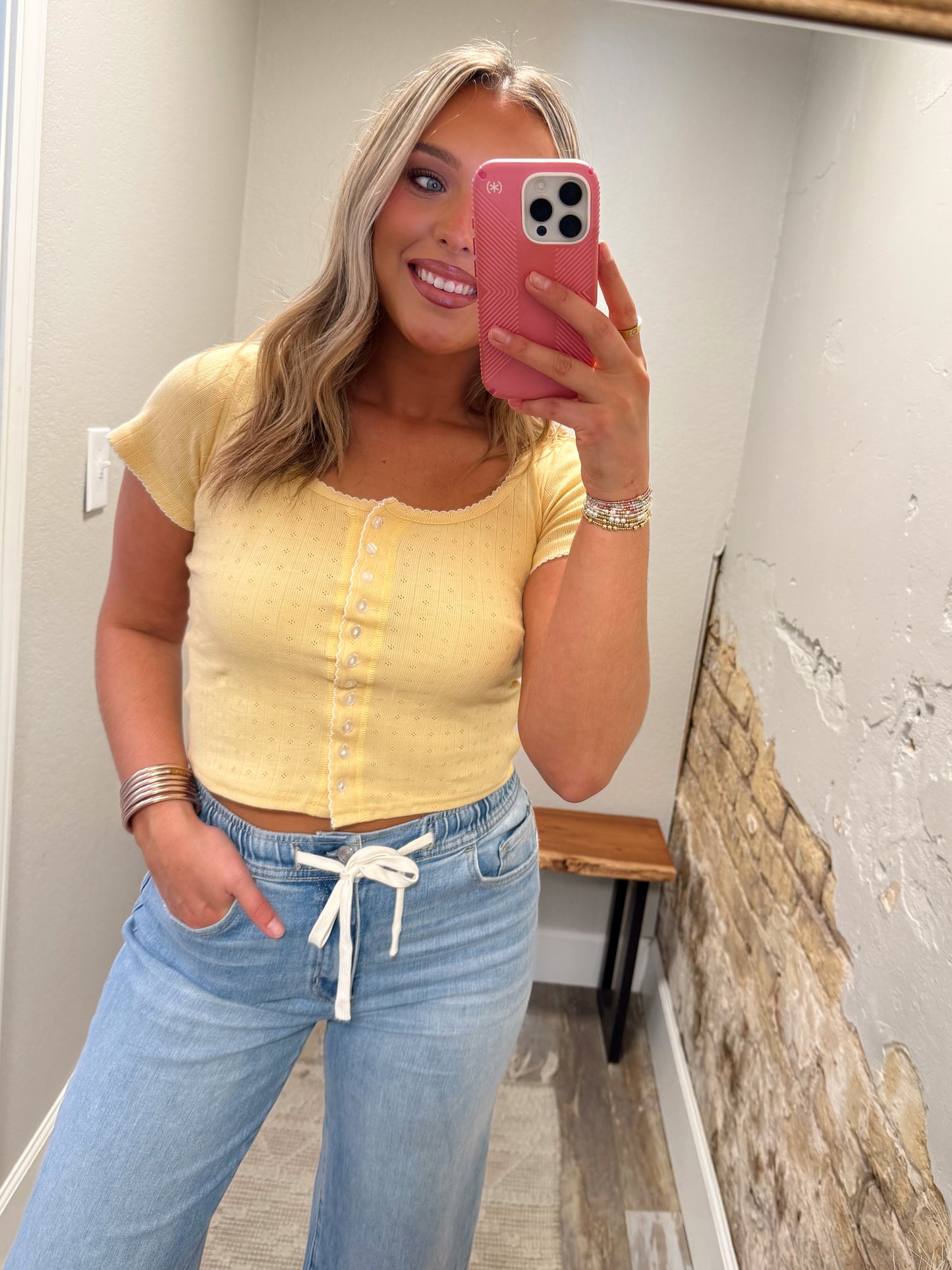 Scallop Sweetheart Tee - Yellow